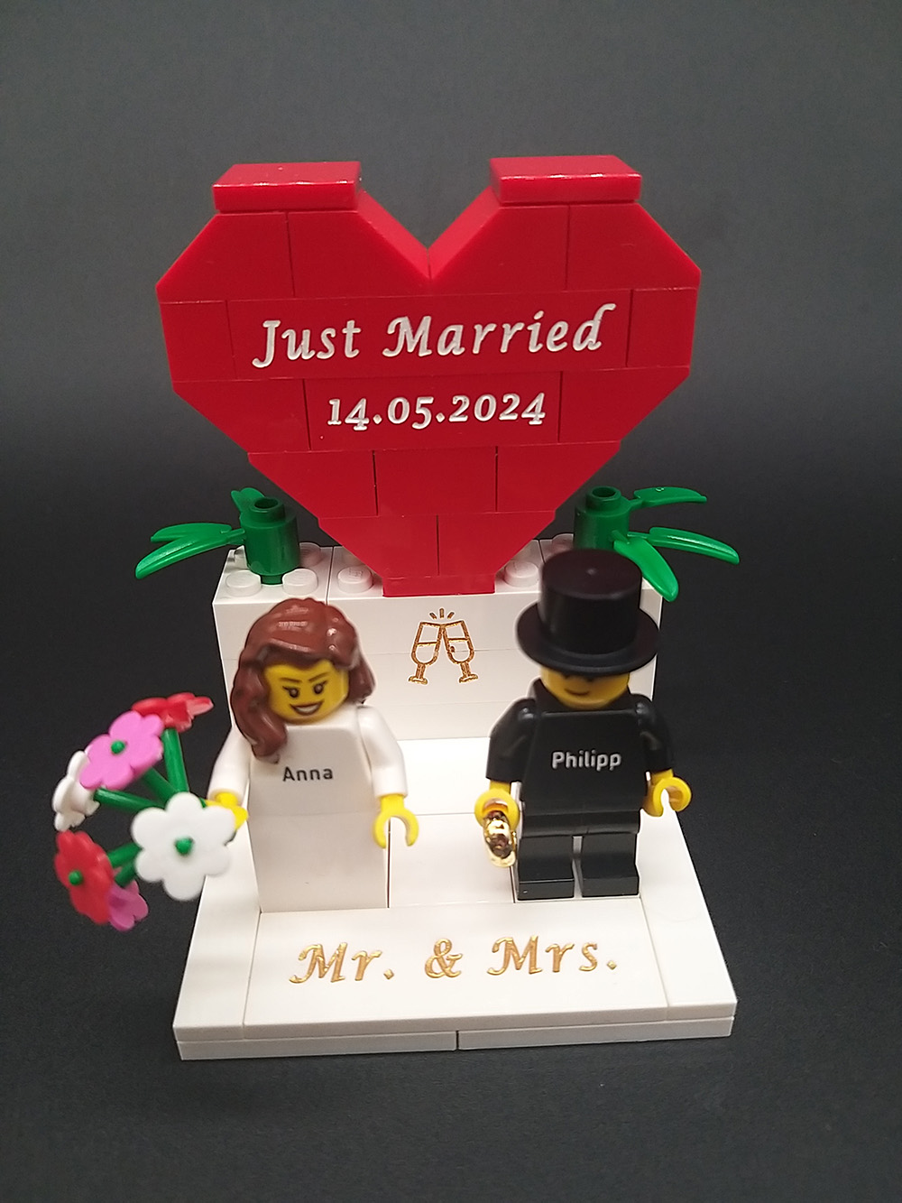 תמונה של personalisiertes LEGO® Hochzeits-Set mit Herz