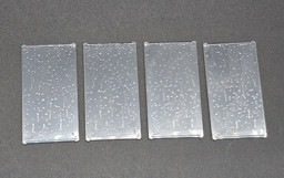 Vier transparente Plastikscheiben Bild von Tropfenfenster groß 1x4x6