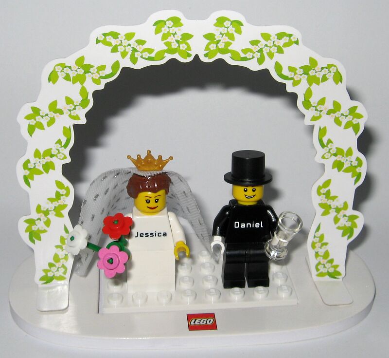 Снимка на LEGO® Hochzeits-Set mit gravierten Minifiguren